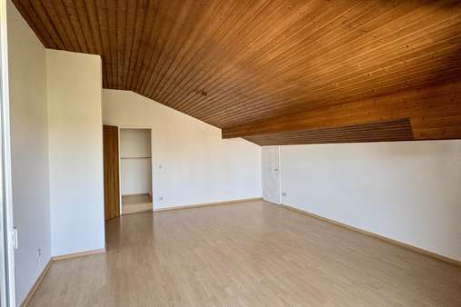 Wohnzimmer Wohnzimmer - Dachgeschosswohnung in 83377 Vachendorf mit 48m² kaufen