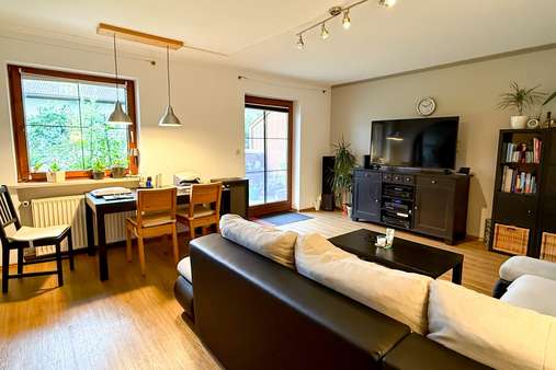 Wohn- und Esszimmer Wohn- und Esszimmer - Erdgeschosswohnung in 83224 Grassau, Mietenkam mit 63m² mieten
