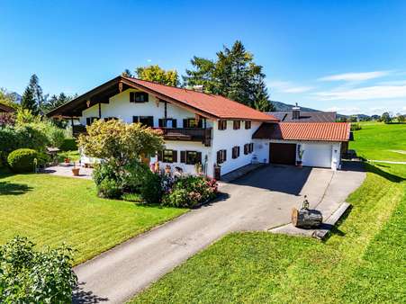 Außenansicht Außenansicht - Landhaus in 83334 Inzell mit 294m² kaufen