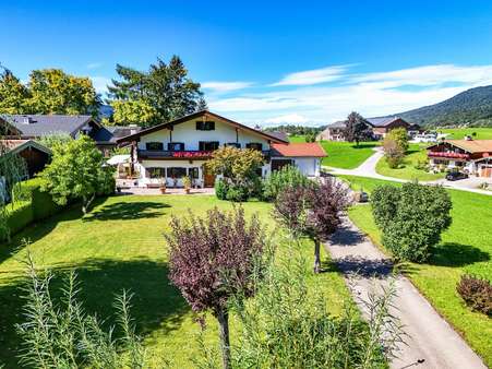 Außenansicht Außenansicht - Landhaus in 83334 Inzell mit 294m² kaufen