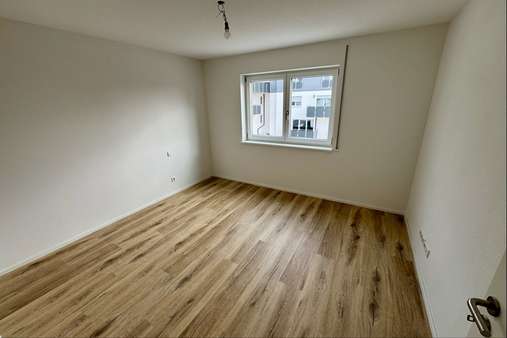 Kind / Büro - Etagenwohnung in 83301 Traunreut mit 88m² kaufen