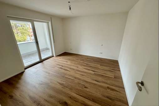 Schlafen Schlafen - Etagenwohnung in 83301 Traunreut mit 74m² kaufen