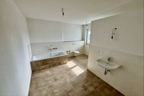 Bad - Etagenwohnung in 83301 Traunreut mit 74m² kaufen