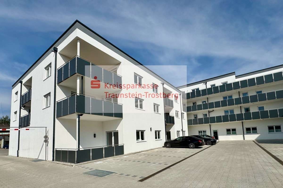 Süd-Ost-Ansicht - Etagenwohnung in 83301 Traunreut mit 188m² kaufen