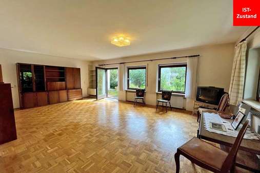 Wohnzimmer EG - Mehrfamilienhaus in 83346 Bergen mit 264m² kaufen