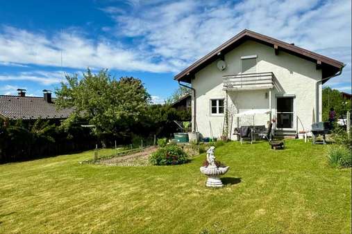 Südansicht - Einfamilienhaus in 83301 Traunreut mit 100m² kaufen