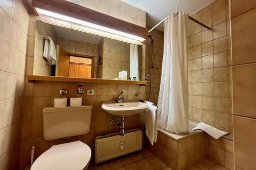 Badezimmer - Ferienwohnung in 83334 Inzell mit 34m² kaufen