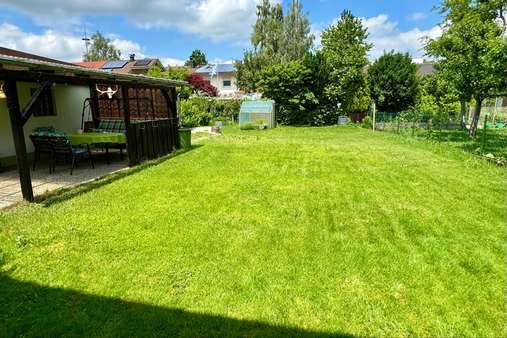 Garten - Doppelhaushälfte in 83301 Traunreut mit 125m² kaufen