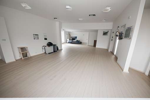 Konzept SB-Bereich/Vorraum Konzept SB-Bereich/Vorraum - Bürohaus in 83339 Chieming mit 178m² mieten