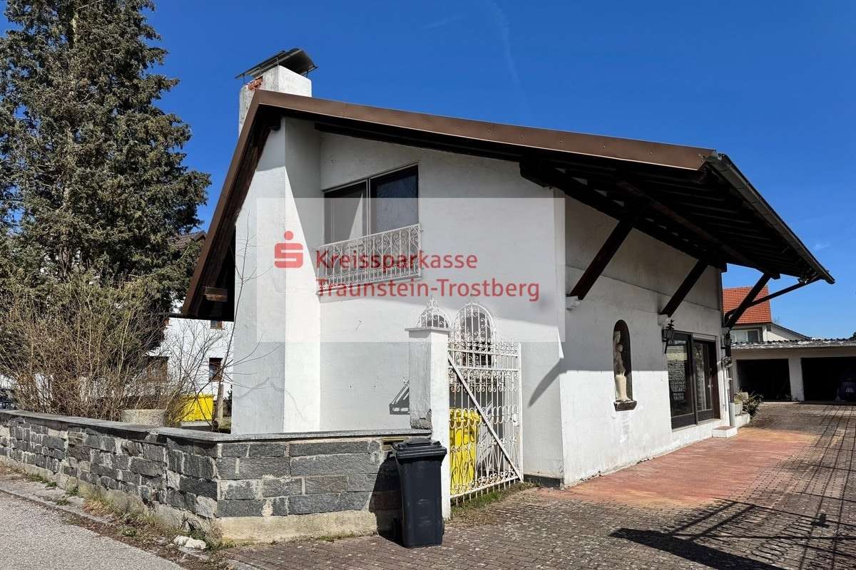 Außenansicht - Einfamilienhaus in 84518 Garching mit 245m² kaufen