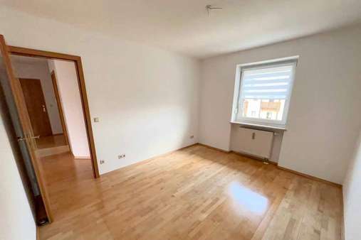 Schlafzimmer - Etagenwohnung in 83278 Traunstein mit 75m² kaufen