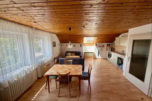 Küche-Essen-Wohnen Küche-Essen-Wohnen - Dachgeschosswohnung in 83301 Traunreut mit 42m² kaufen