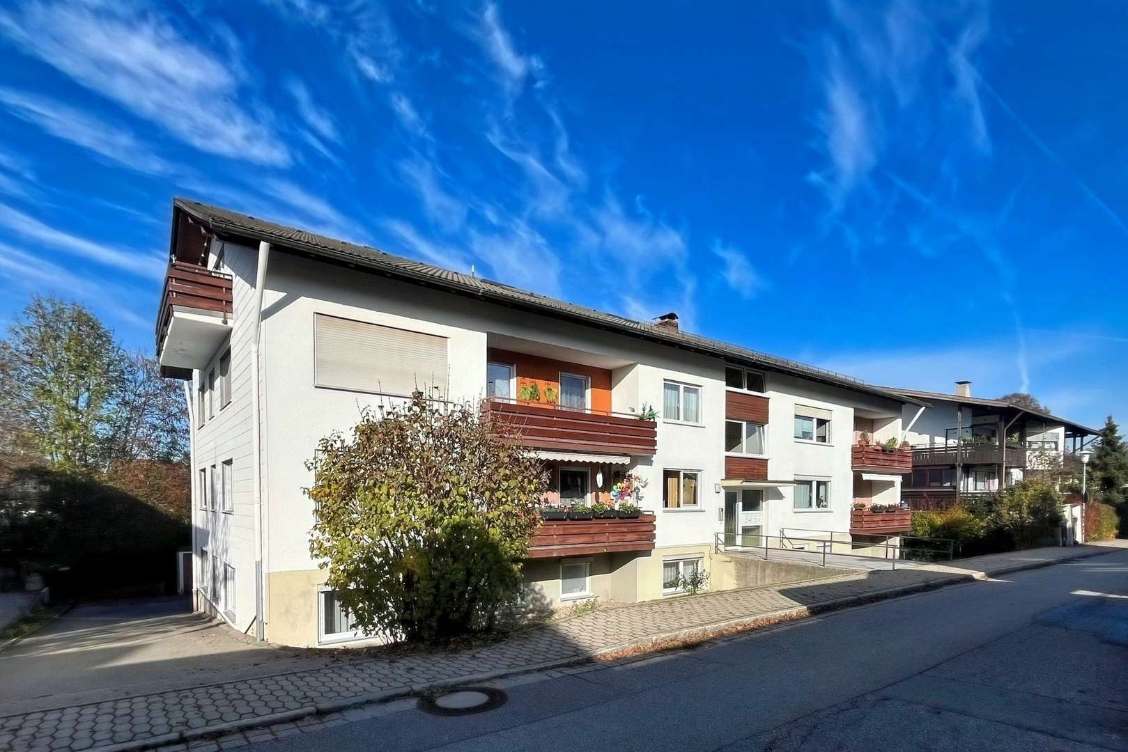 Außenansicht Außenansicht - Mehrfamilienhaus in 83093 Bad Endorf mit 935m² kaufen