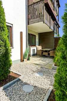 Terrasse - Erdgeschosswohnung in 83024 Rosenheim mit 64m² kaufen