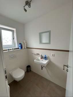 Gäste-WC - Maisonette-Wohnung in 83562 Rechtmehring mit 162m² kaufen