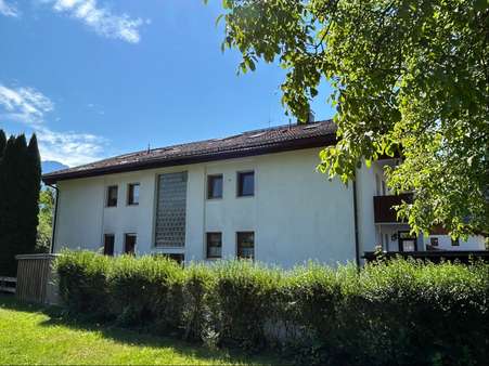 Hausansicht - Dachgeschosswohnung in 83088 Kiefersfelden mit 48m² kaufen