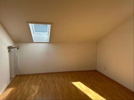 Schlafen - Dachgeschosswohnung in 83088 Kiefersfelden mit 48m² kaufen