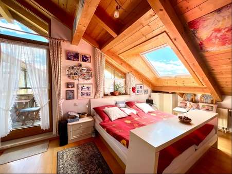 Schlafen - Dachgeschosswohnung in 83059 Kolbermoor mit 111m² kaufen