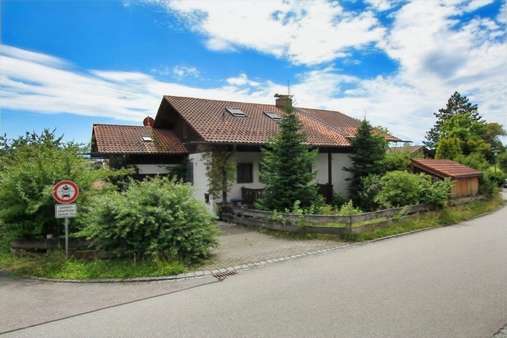 Außenansicht Außenansicht - Einfamilienhaus in 83134 Prutting mit 215m² kaufen