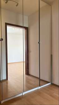 Diele mit Einbauschrank Diele mit Einbauschrank - Etagenwohnung in 83022 Rosenheim mit 28m² kaufen