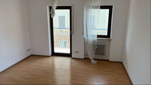 Wohnraum Wohnraum - Etagenwohnung in 83022 Rosenheim mit 28m² kaufen