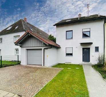 Hausansicht - Reiheneckhaus in 84539 Ampfing mit 150m² kaufen