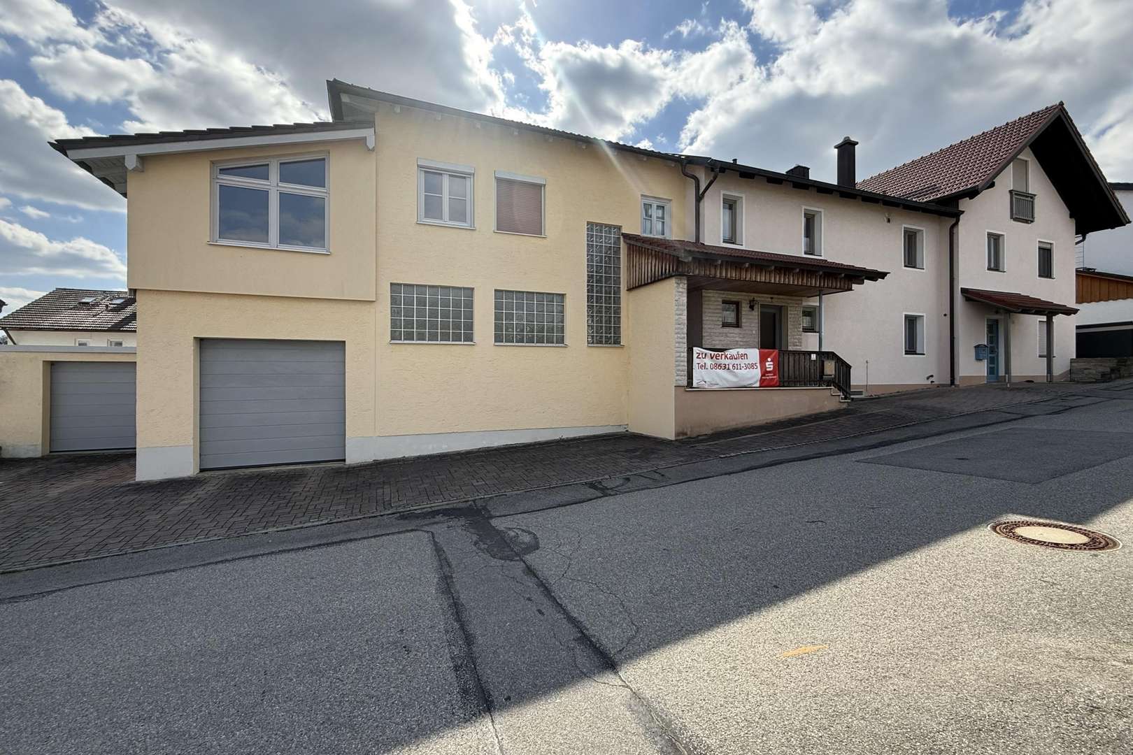 Zweifamilienhaus mit Einliegerwohnung - Zweifamilienhaus in 84571 Reischach mit 341m² kaufen