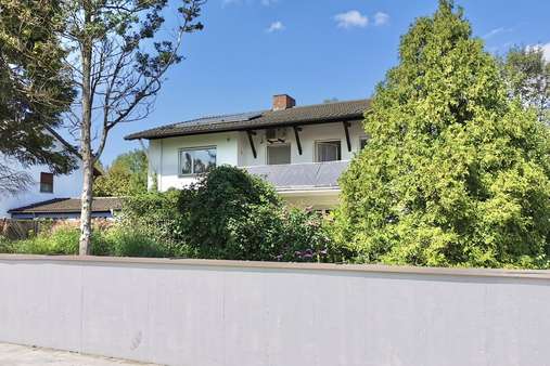Blick von Außen - Einfamilienhaus in 84453 Mühldorf mit 193m² kaufen