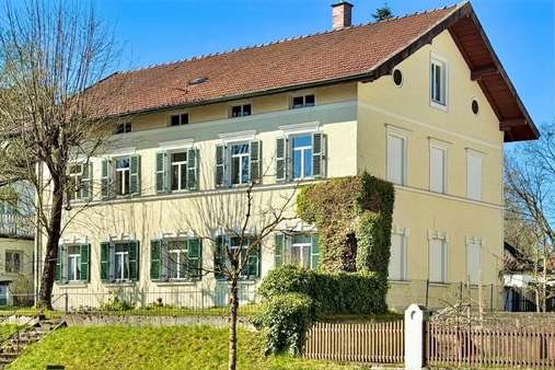 Blick von Nordost Blick von Nordost - Zweifamilienhaus in 84453 Mühldorf mit 200m² als Kapitalanlage kaufen