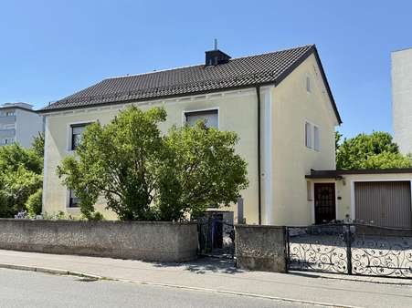 Straßenansicht - Grundstück in 84489 Burghausen mit 2537m² kaufen
