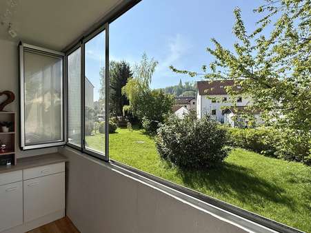 Loggia mit Schiebeglas Loggia mit Schiebeglas - Etagenwohnung in 84508 Burgkirchen mit 64m² kaufen