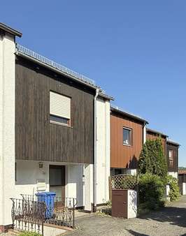 Hausansicht - Reihenmittelhaus in 84478 Waldkraiburg mit 104m² kaufen