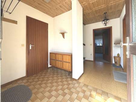 Diele - Reihenmittelhaus in 84478 Waldkraiburg mit 104m² kaufen