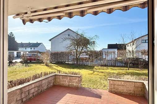 Blick in den Garten Blick in den Garten - Grundstück in 84453 Mühldorf mit 683m² kaufen