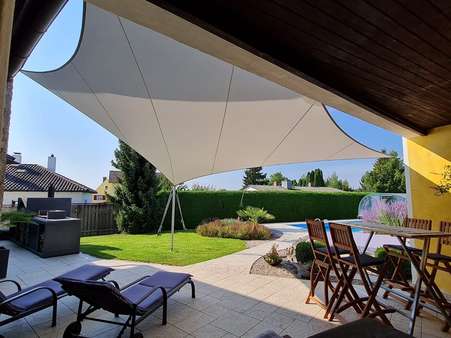 Blick von der Terrasse Blick von der Terrasse - Werkstatt in 84494 Neumarkt-Sankt Veit mit 239m² kaufen