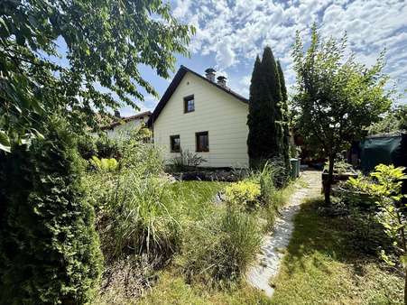 Hausansicht vom Garten - Einfamilienhaus in 84555 Jettenbach mit 100m² kaufen