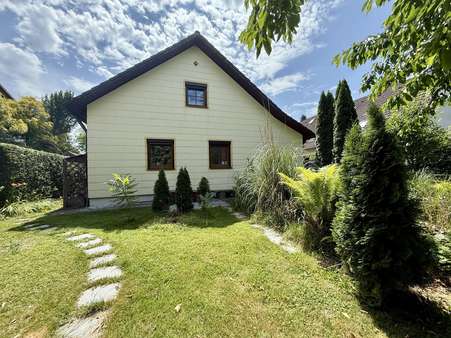 Hausansicht vom Garten - Einfamilienhaus in 84555 Jettenbach mit 100m² kaufen