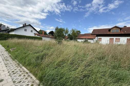 Blick nach Nord / Osten Blick nach Nord / Osten - Grundstück in 84524 Neuötting mit 829m² kaufen