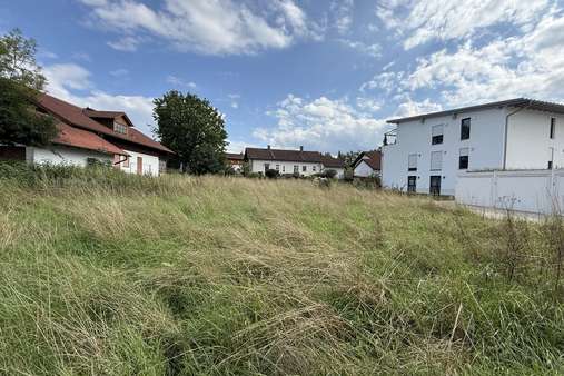 Blick nach Süden Blick nach Süden - Grundstück in 84524 Neuötting mit 829m² kaufen