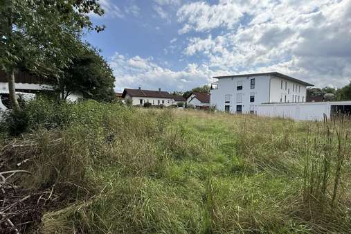 Blick nach Westen Blick nach Westen - Grundstück in 84524 Neuötting mit 829m² kaufen