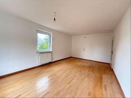 Wohnzimmer Wohnzimmer - Etagenwohnung in 84524 Neuötting mit 81m² kaufen