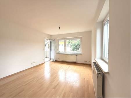 Wohnzimmer Wohnzimmer - Etagenwohnung in 84524 Neuötting mit 81m² kaufen