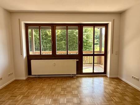 Wohnzimmer - Etagenwohnung in 85658 Egmating mit 86m² kaufen