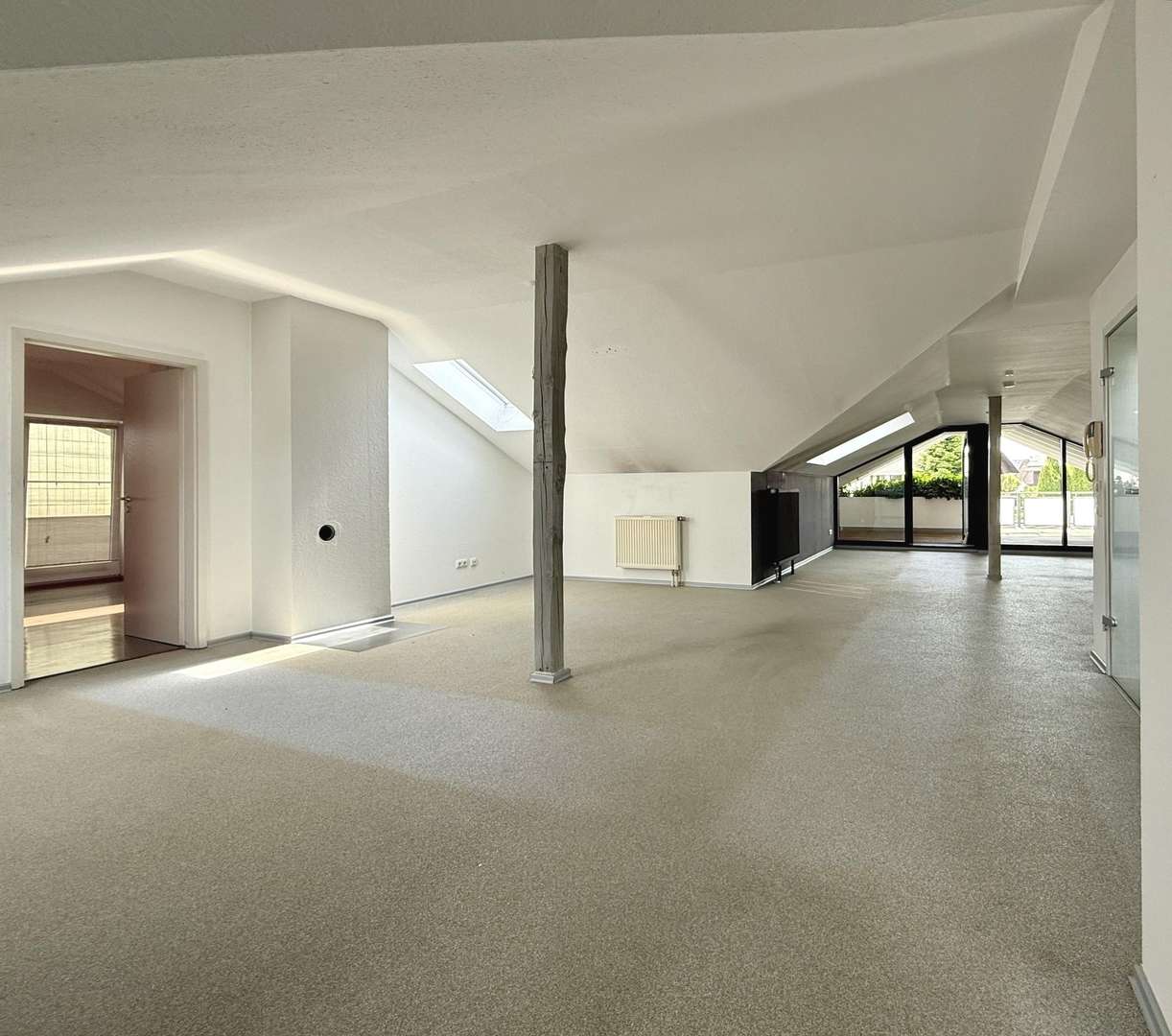 Wohn- und Essbereich - Dachgeschosswohnung in 84478 Waldkraiburg mit 80m² kaufen