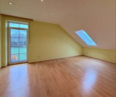 Schlafzimmer Schlafzimmer - Etagenwohnung in 84419 Schwindegg mit 100m² kaufen