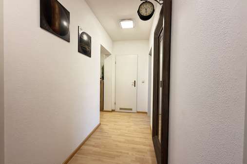 Flur Flur - Dachgeschosswohnung in 84503 Altötting mit 91m² kaufen