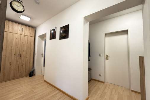 Flur Flur - Dachgeschosswohnung in 84503 Altötting mit 91m² kaufen