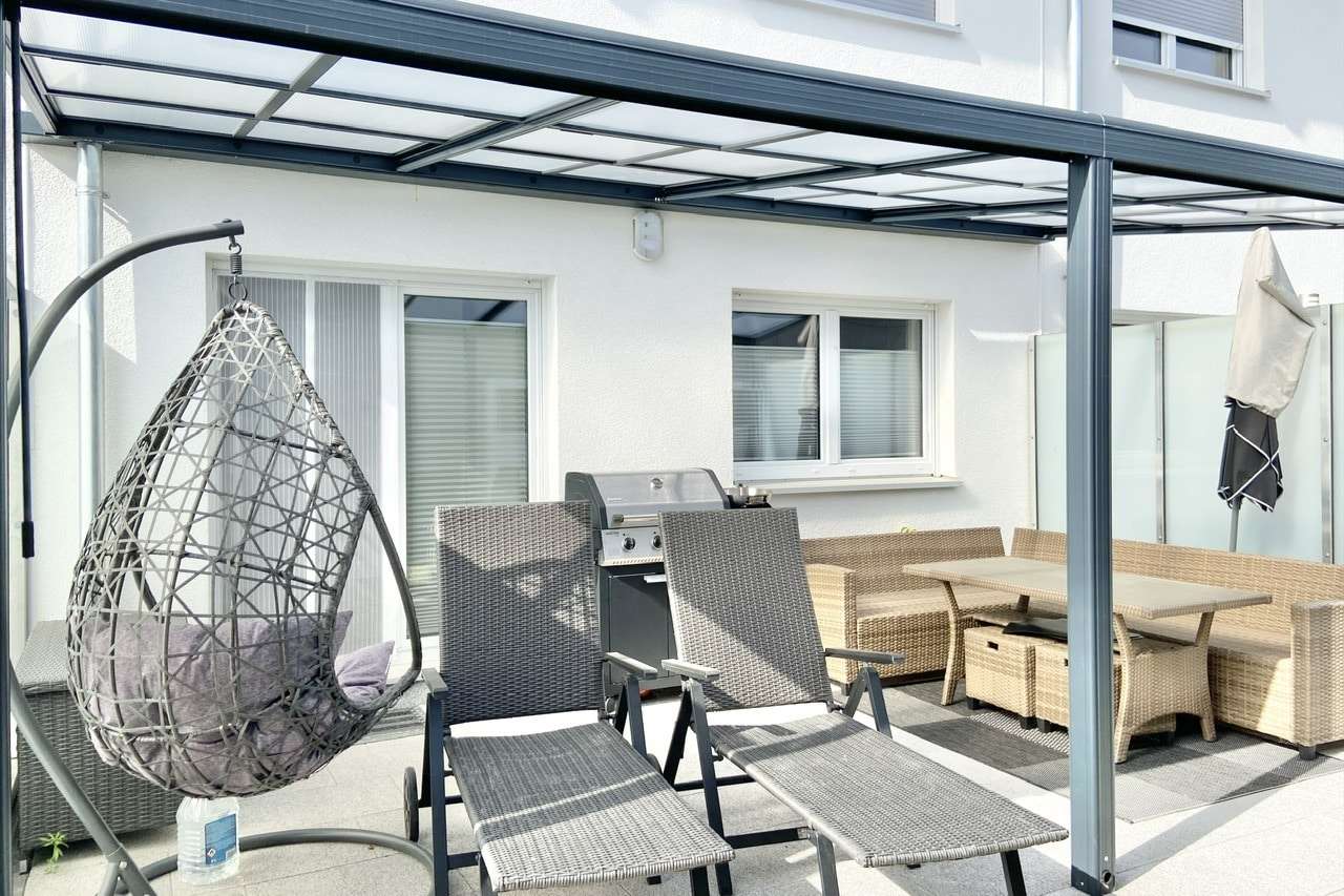 Überdachte Terrasse - Reihenmittelhaus in 84562 Mettenheim mit 121m² kaufen