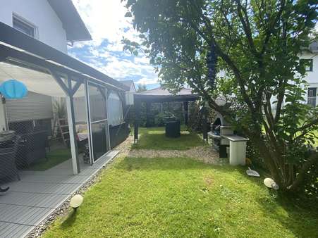 Garten mit Terrasse - Doppelhaushälfte in 84478 Waldkraiburg mit 121m² kaufen