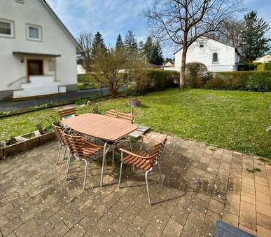 Terrasse mit großzügigem Garten - Erdgeschosswohnung in 84478 Waldkraiburg mit 85m² kaufen